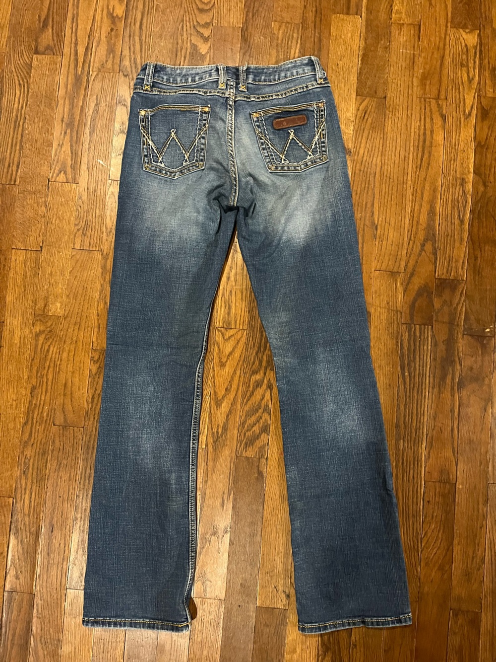WRANGLER WOMEN'S MEDIUM WASH JEANS